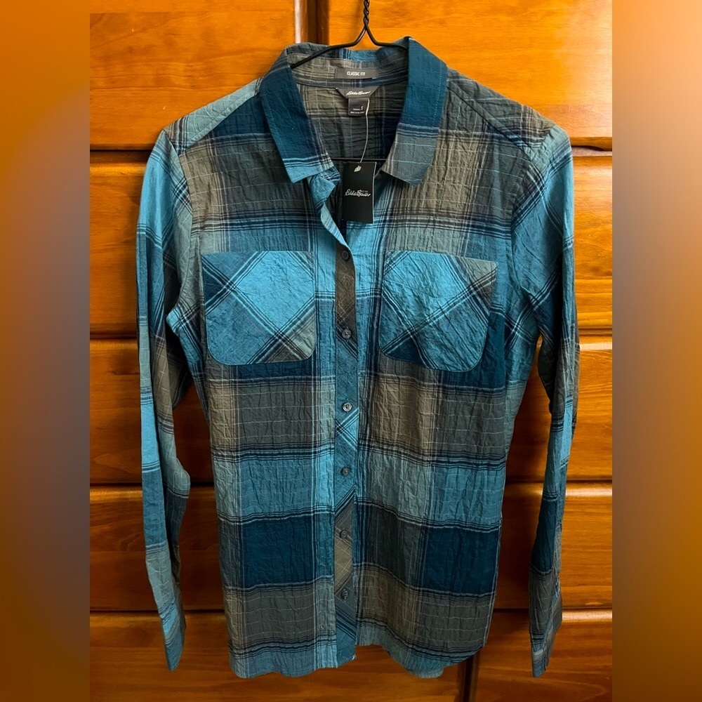 Eddie Bauer women’s size small button-down lightweight cotton plaid shirt. NWT.